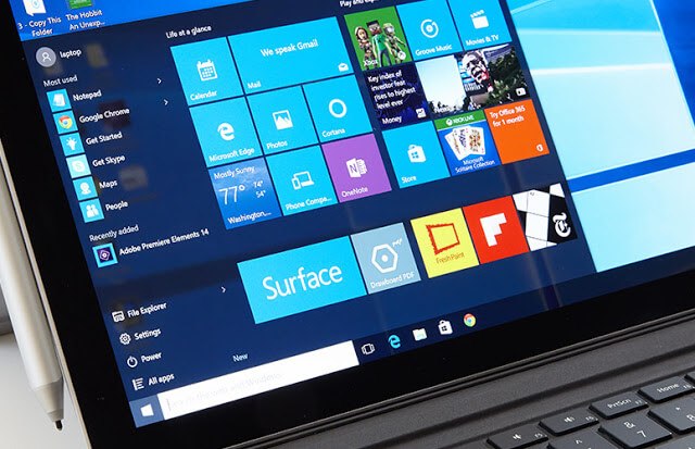 Gambar Review Lengkap Microsoft Surface Pro 4 serta perbandingannya dengan sistem lain. Tentang Spesifikasi, desain, Stylus Pen, Tampilan Display, Audio, Port dan WebCam, Kamera, Kenerja Peformance, Grafik, Ketahanan Baterai, Software, Konfigurasi, Bottom Line dan banyak lagi