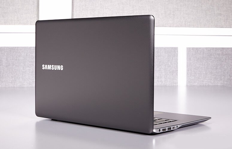 Ulasan Lengkap Samsung ATIV Book 9 Pro tentang harga, spesifikasi, desain, keyboard dan touchpad, tampilan display, audio, pengukuran panas, port dan webcam, prestasi performance, grafik, daya tahan baterai, software dan garansi, serta perbandingan dengan laptop lainnya.