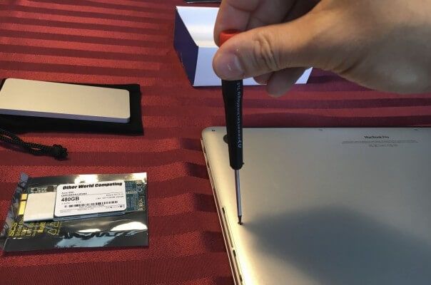 Upgrade SSD MacBook Pro Retina Display, Serta cara backup atau mengembalikan data dari SSD lama ke SSD baru, Cara ini bisa untuk Semua jenis MacBook.